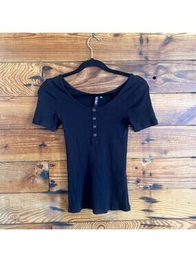 Pieces short sleeve ribbed henley top